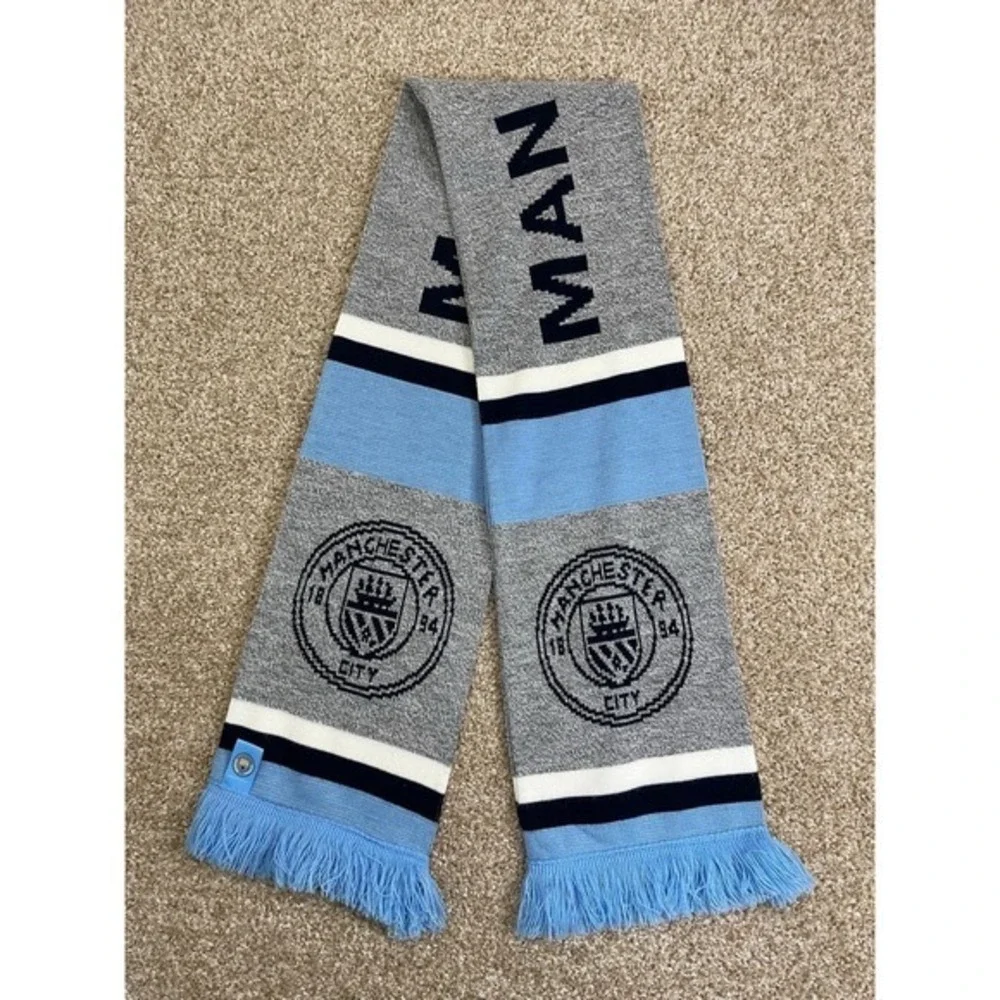 MANCHESTER CITY ENGLAND rare FOOTBALL SOCCER FAN SCARF OFFICIAL PRODUCT ONE SIZE